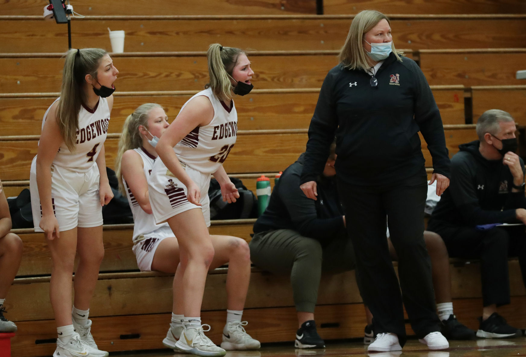20220115_14_Edgewood_Waunakee_0622_AJA-01152022221752